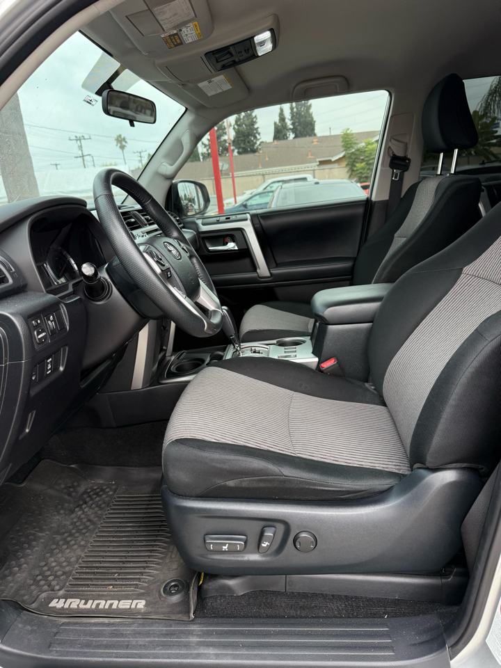 Toyota 4Runner SR5 2WD 2018