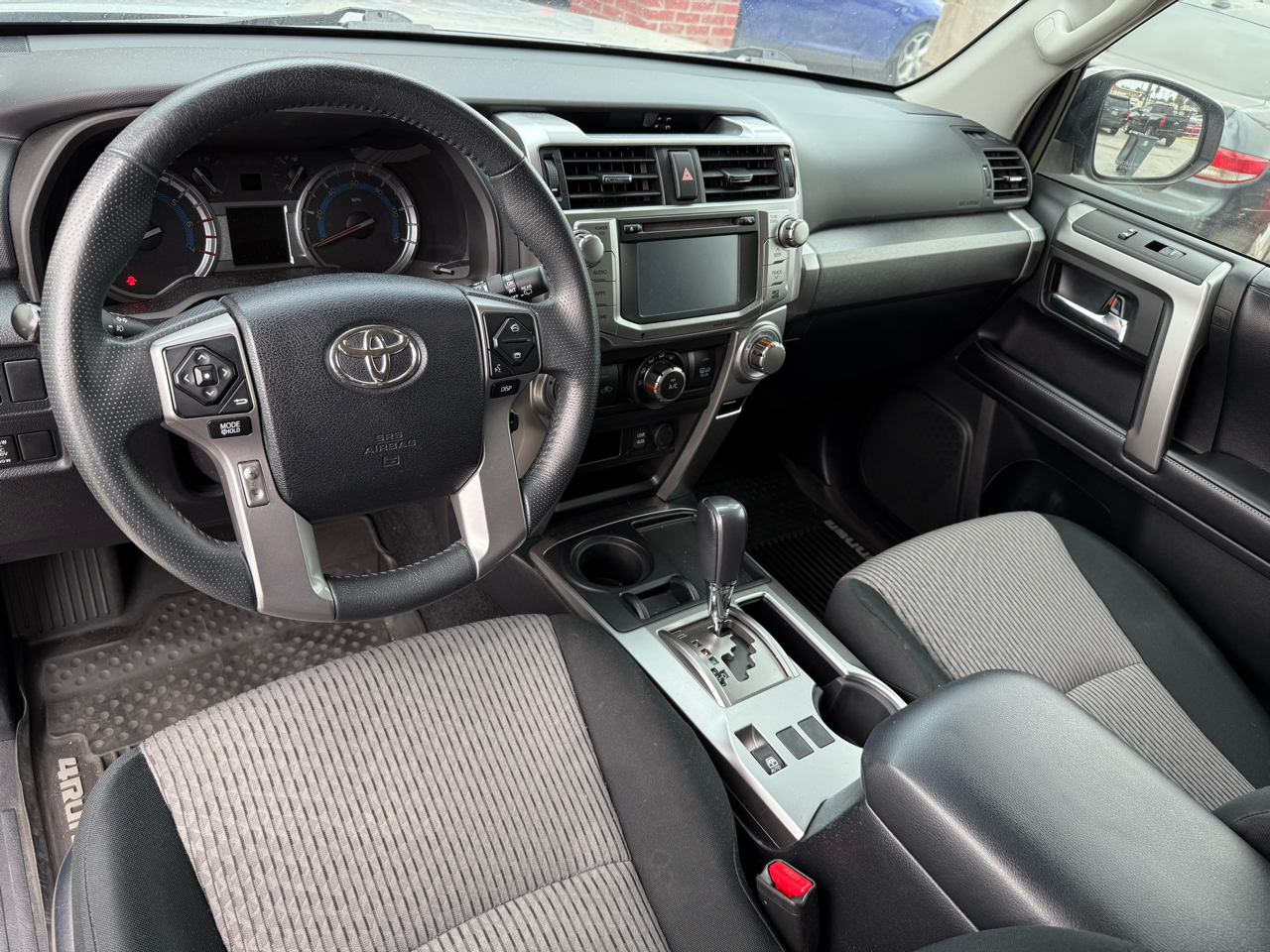 Toyota 4Runner SR5 2WD 2018