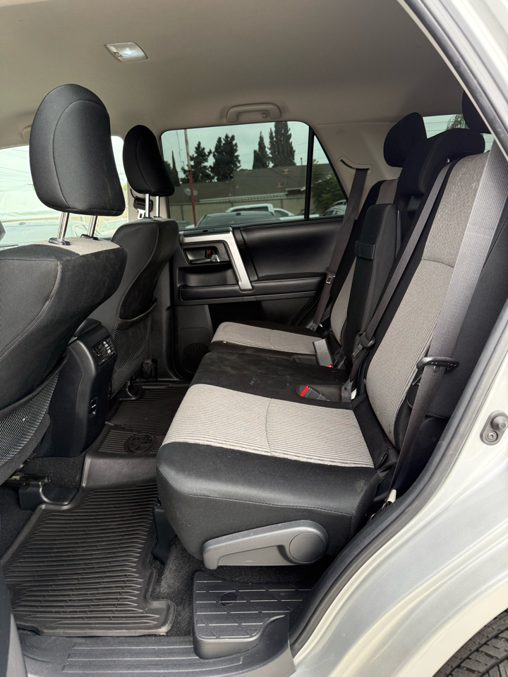 Toyota 4Runner SR5 2WD 2018