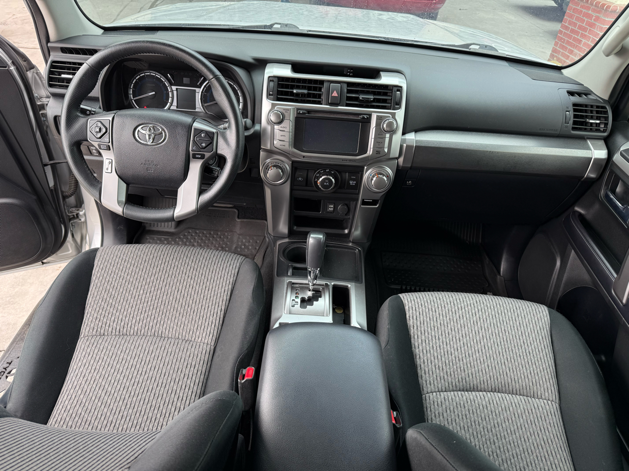 Toyota 4Runner SR5 2WD 2018