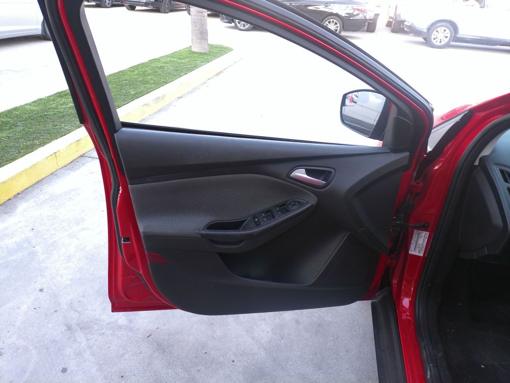 Ford Focus SE Sedan 2013 Ford Focus SE Sedan 2013