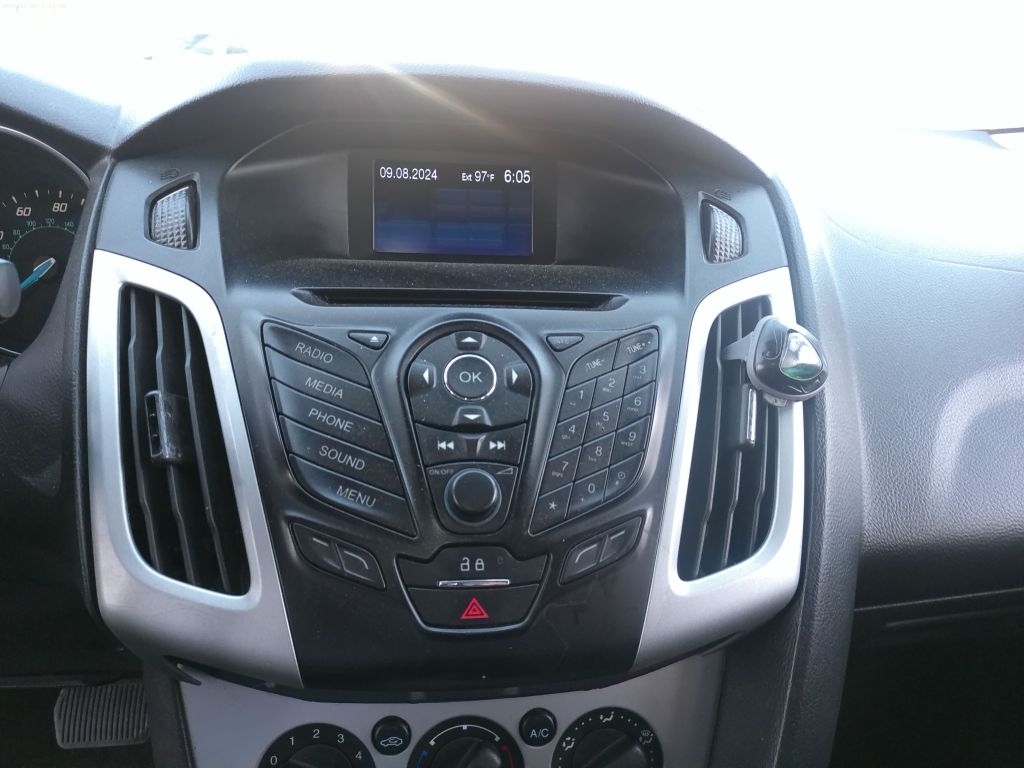 Ford Focus SE Sedan 2013 Ford Focus SE Sedan 2013