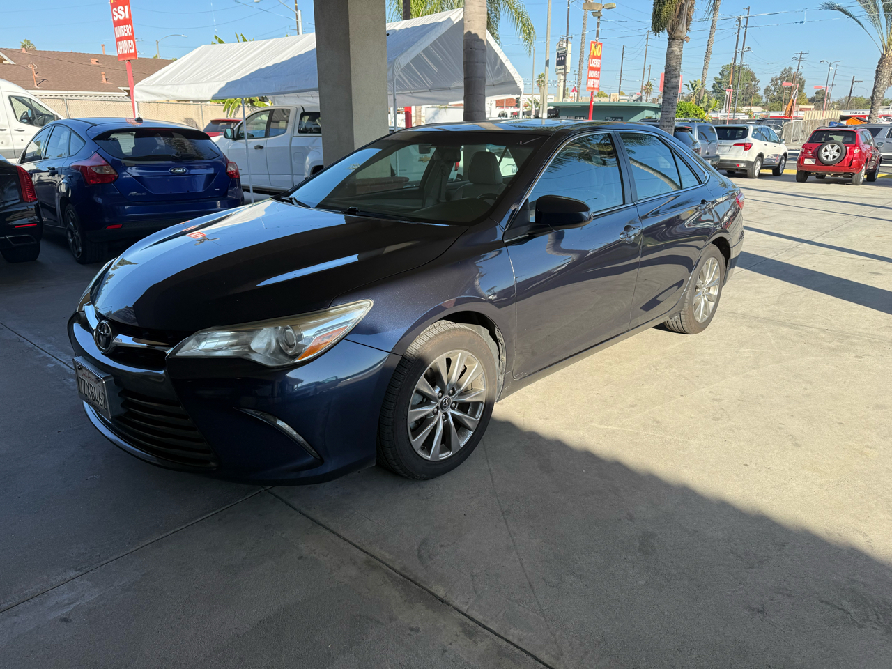 2017 Toyota Camry XLE's photo