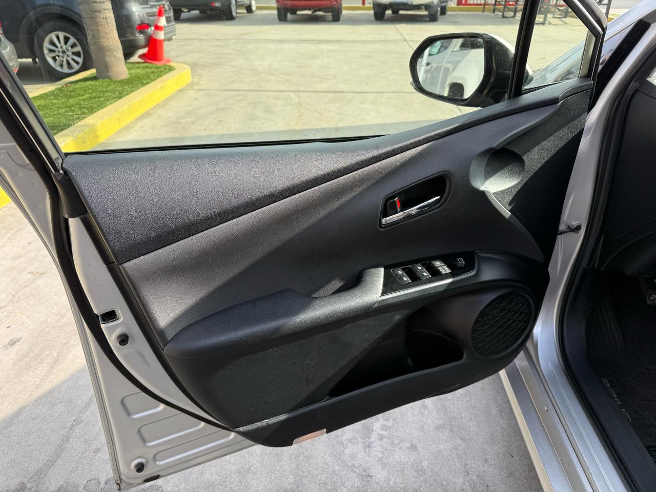 Toyota Prius Two 2018