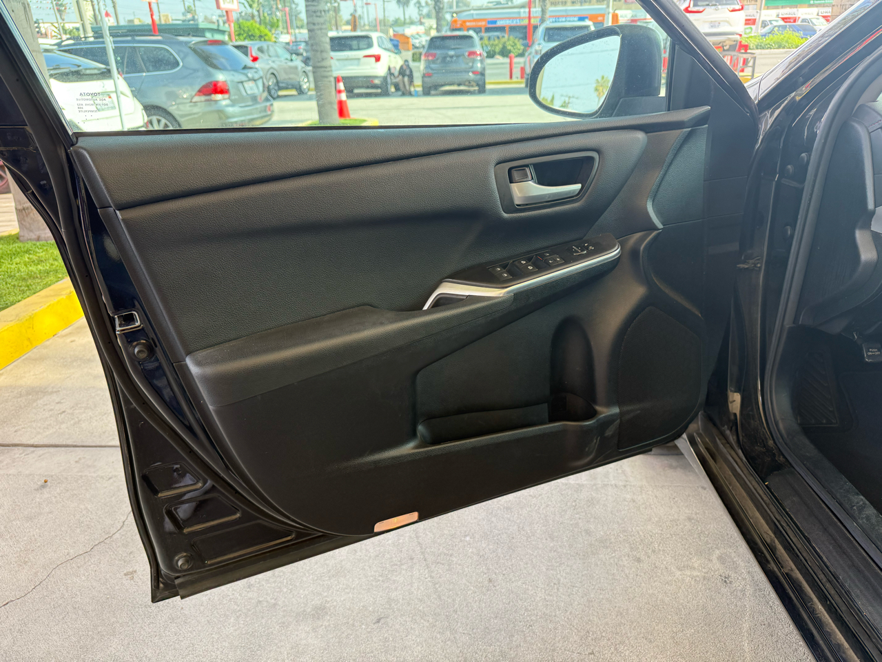 Toyota Camry SE 2017