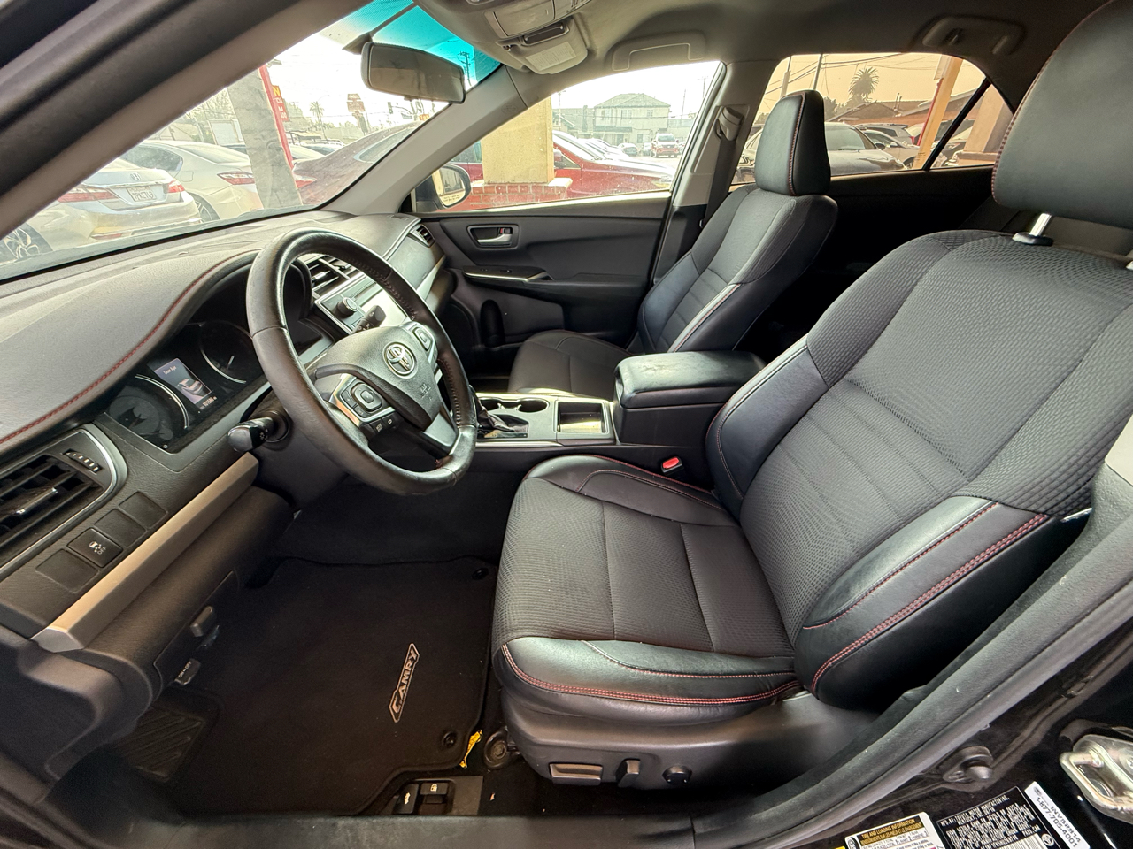 Toyota Camry SE 2017