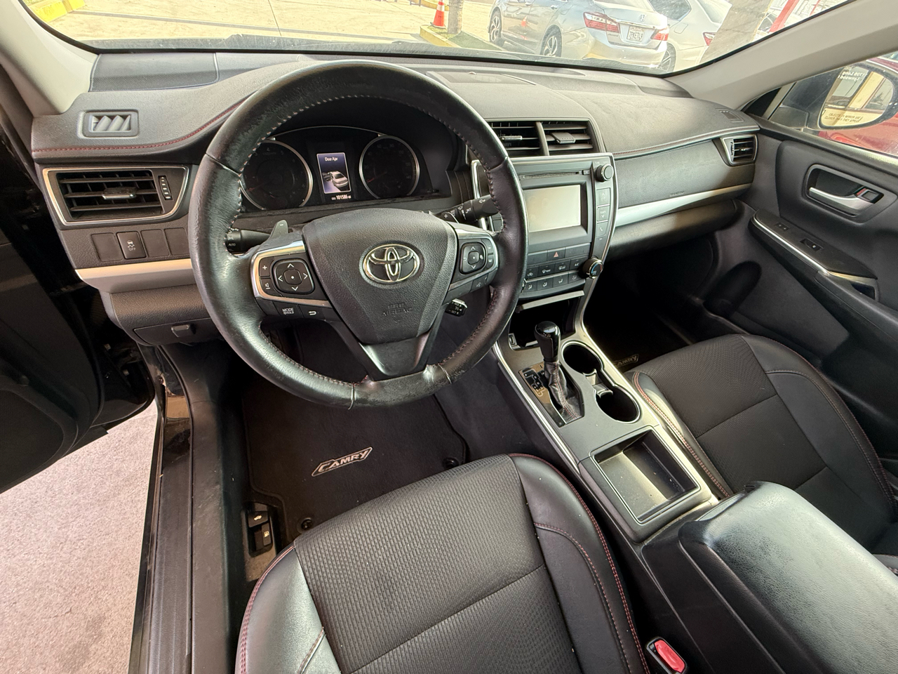 Toyota Camry SE 2017