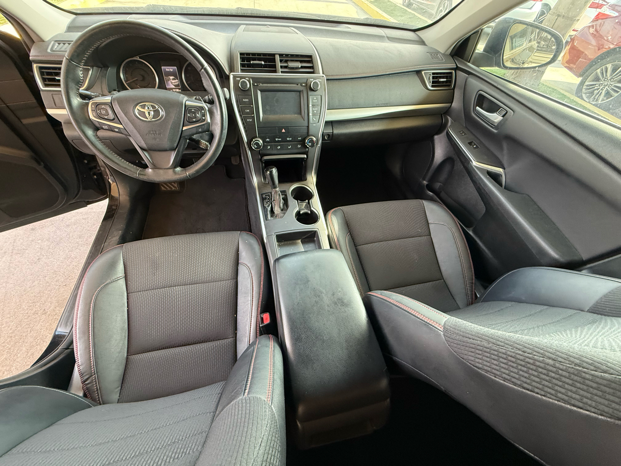 Toyota Camry SE 2017