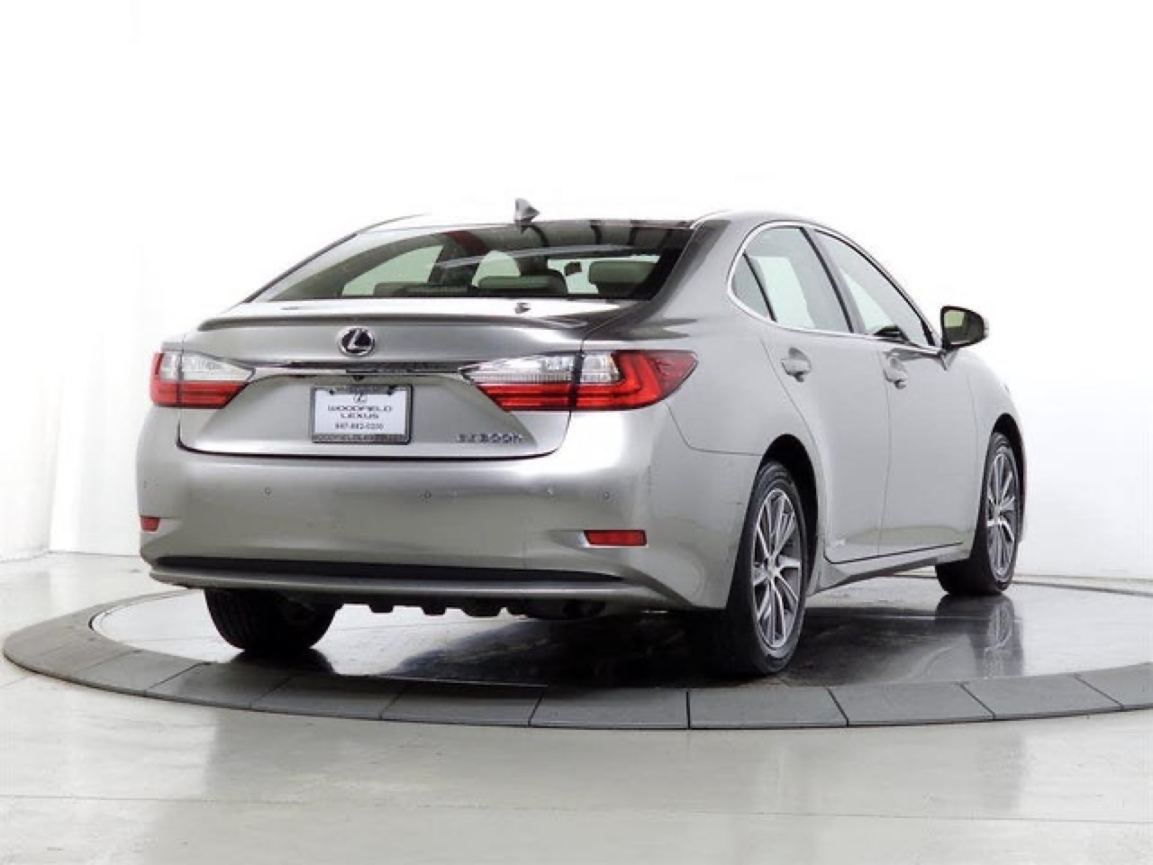 Lexus ES 300h Sedan 2015