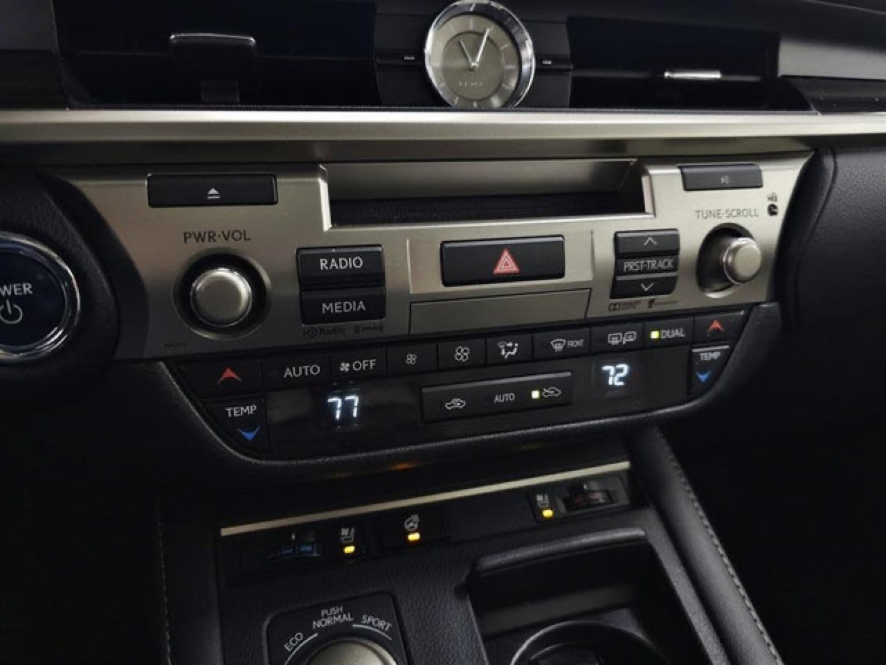 Lexus ES 300h Sedan 2015