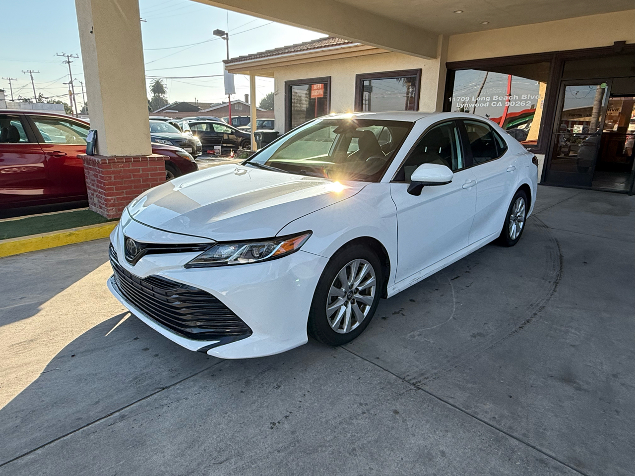 2019 Toyota Camry LE's photo