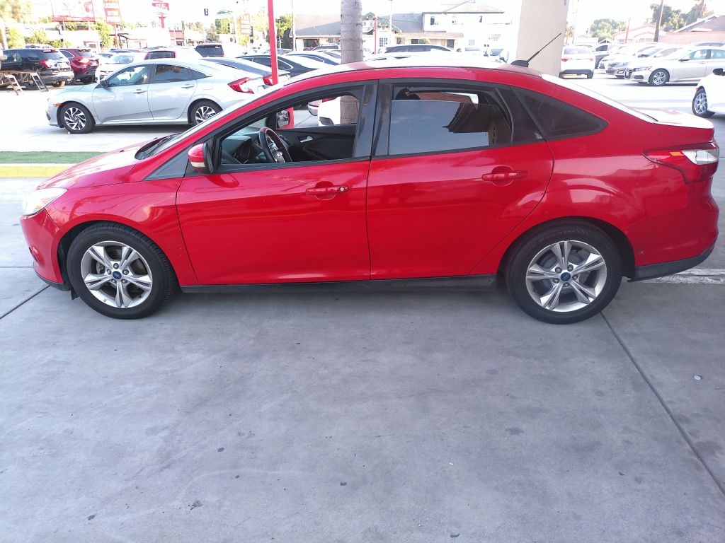 Ford Focus SE Sedan 2013