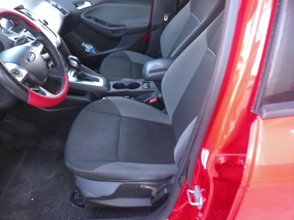 Ford Focus SE Sedan 2013