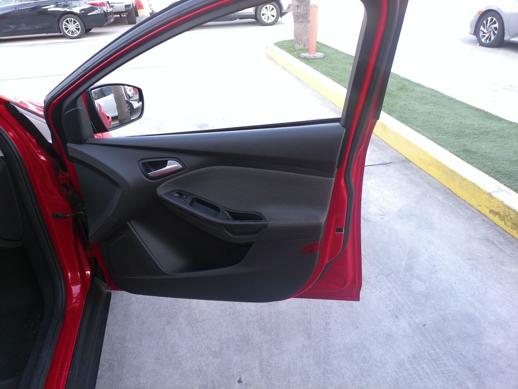 Ford Focus SE Sedan 2013