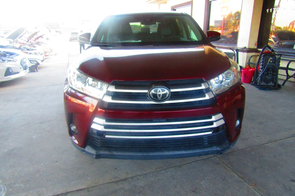 Toyota Highlander LE Plus FWD V6 2018