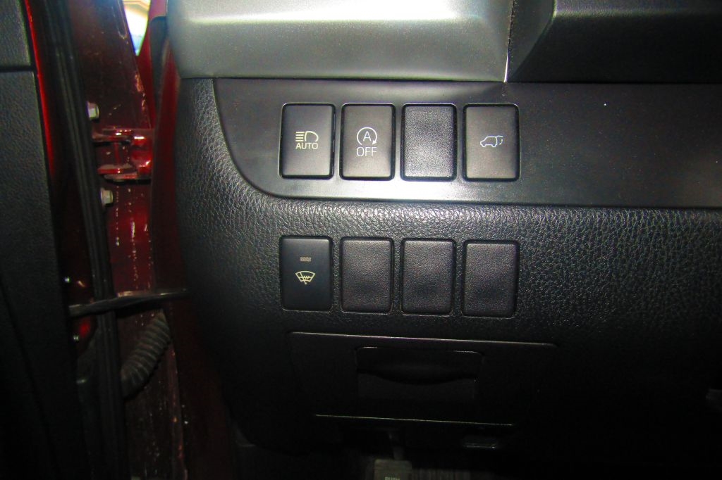 Toyota Highlander LE Plus FWD V6 2018