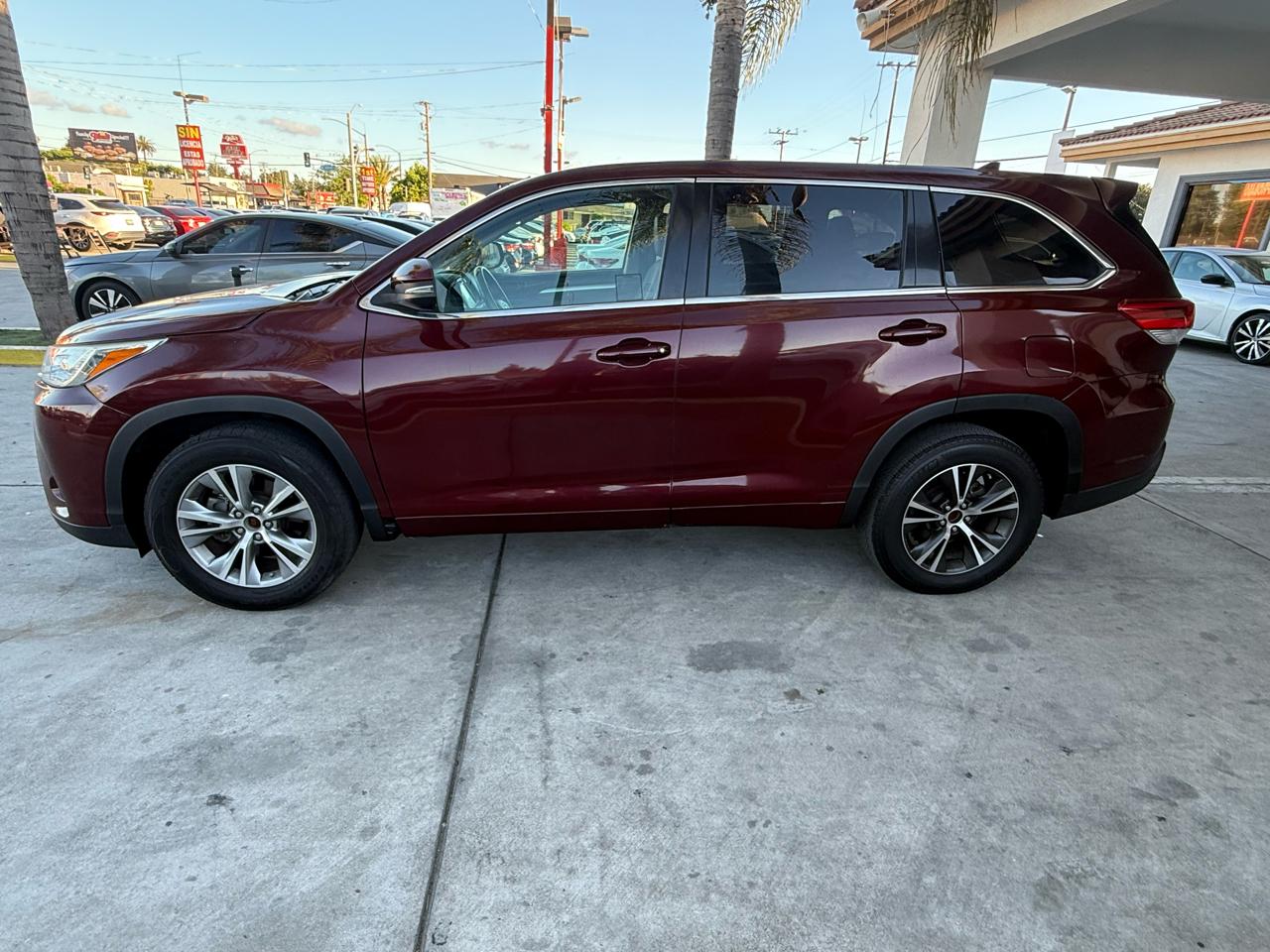 Toyota Highlander LE Plus FWD V6 2018