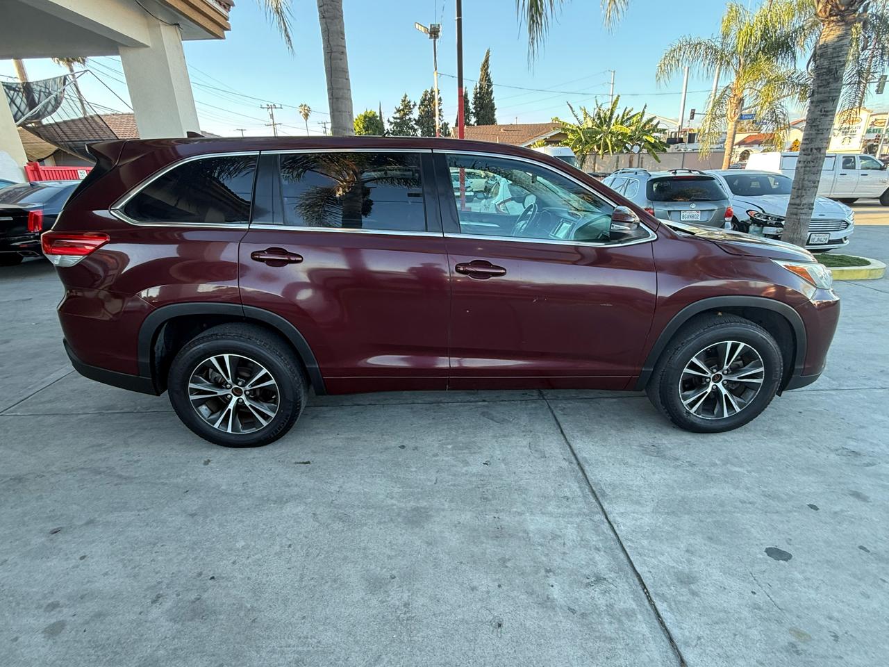 Toyota Highlander LE Plus FWD V6 2018