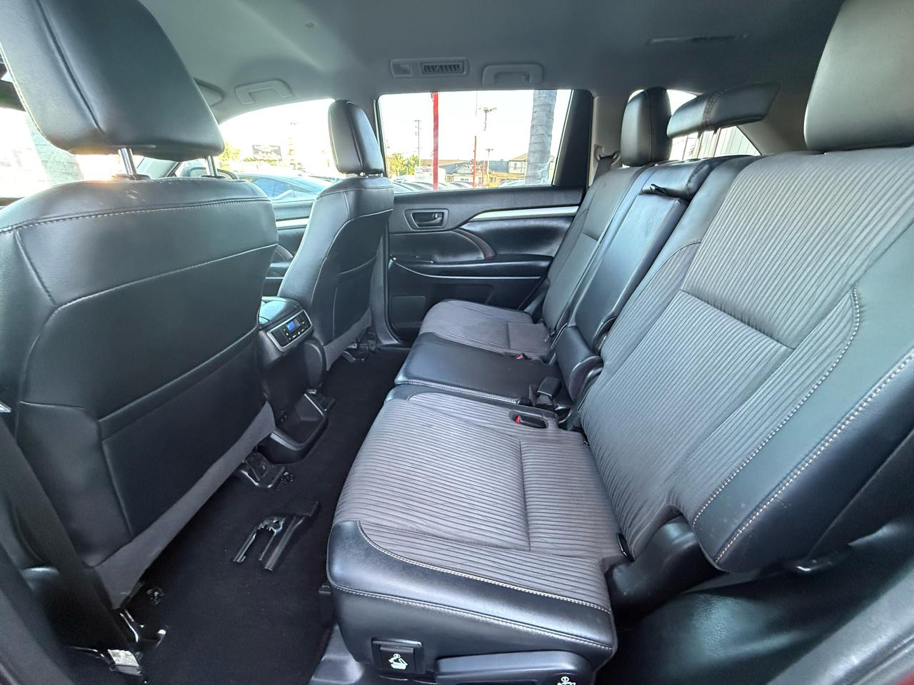 Toyota Highlander LE Plus FWD V6 2018