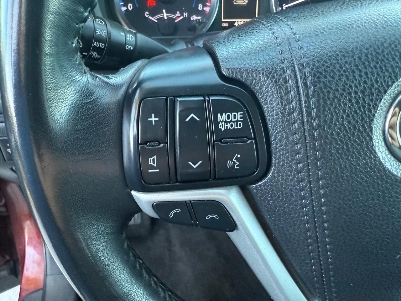 Toyota Highlander LE Plus FWD V6 2018