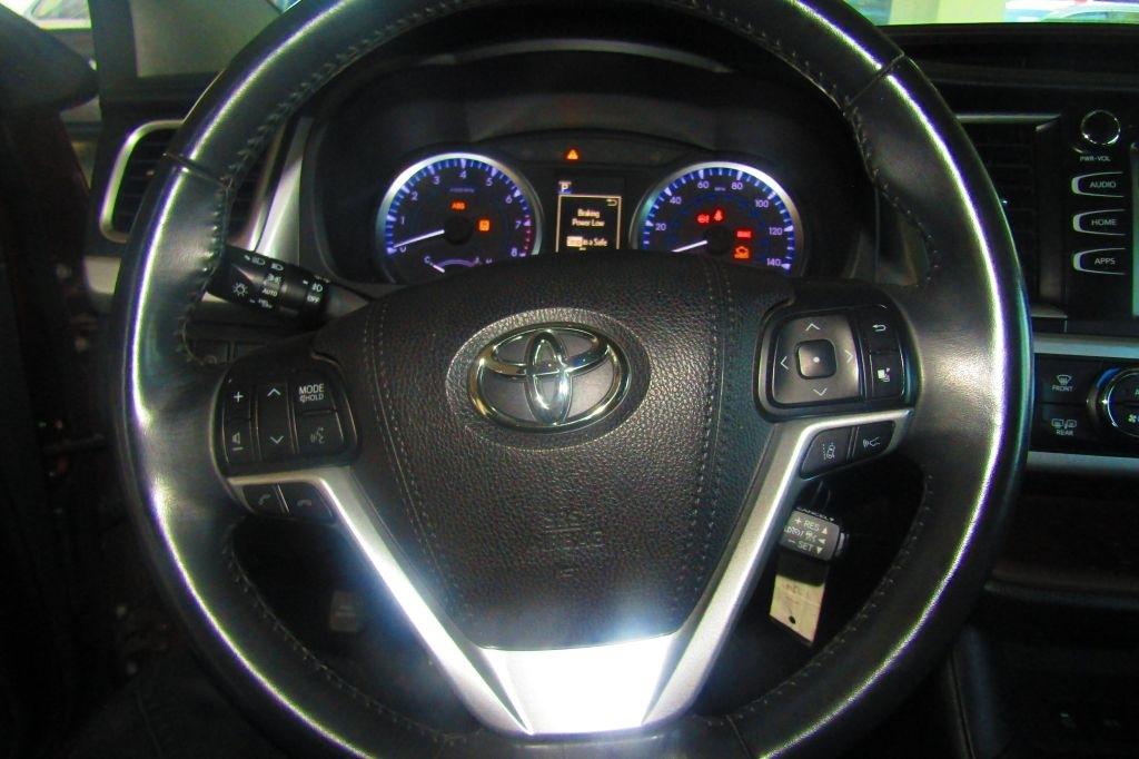 Toyota Highlander LE Plus FWD V6 2018