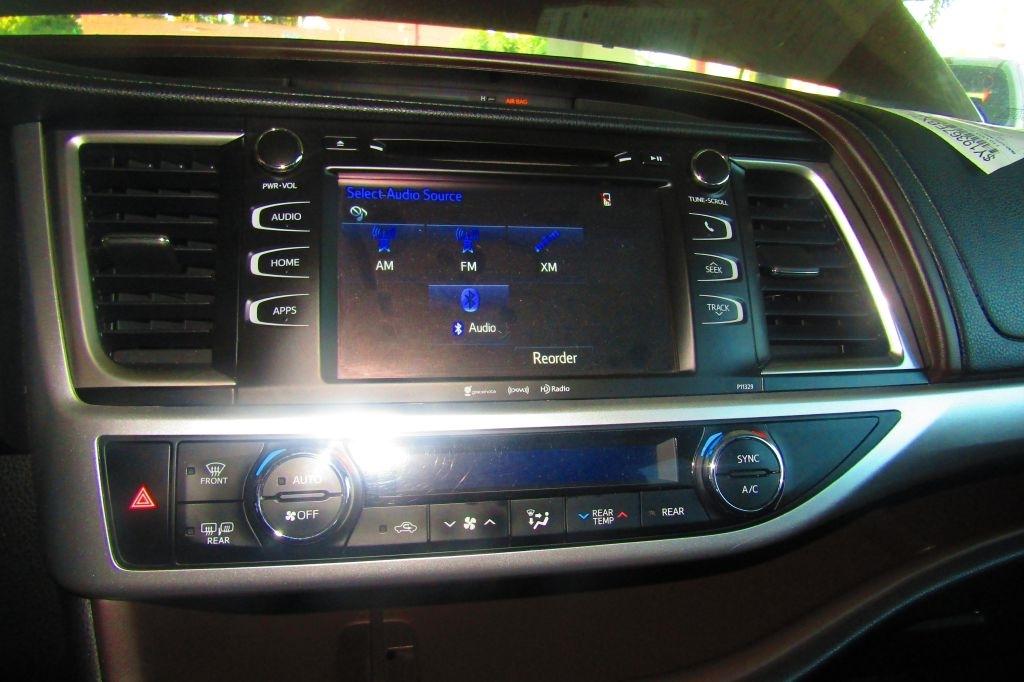 Toyota Highlander LE Plus FWD V6 2018