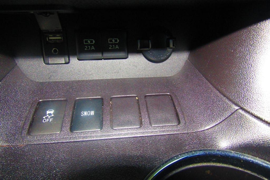 Toyota Highlander LE Plus FWD V6 2018