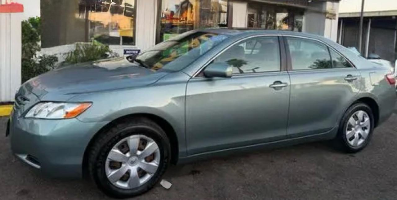 Toyota Camry SE 5-Spd AT 2009