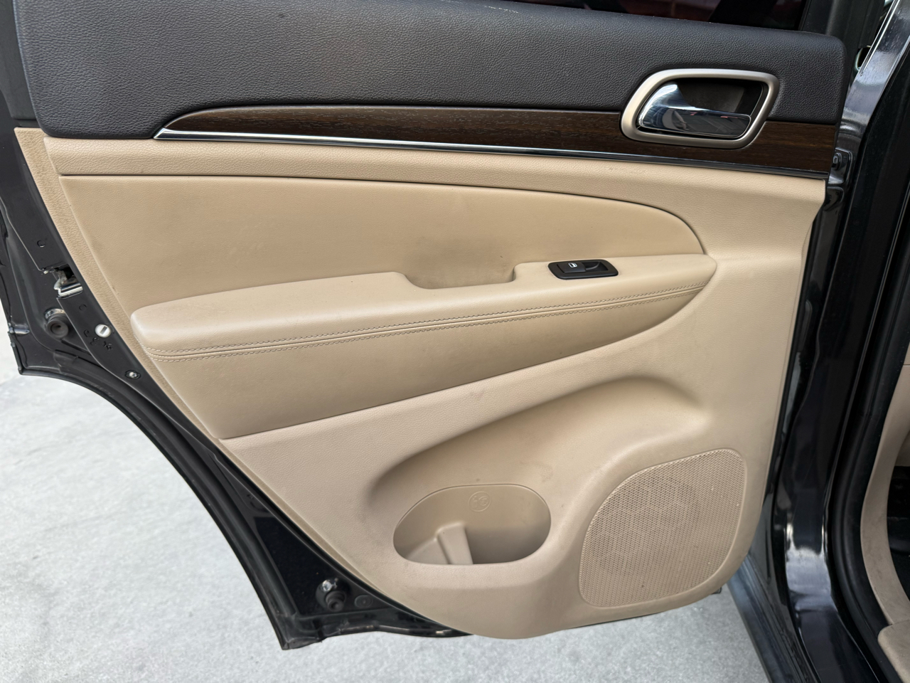 Jeep Grand Cherokee Limited 2WD 2015