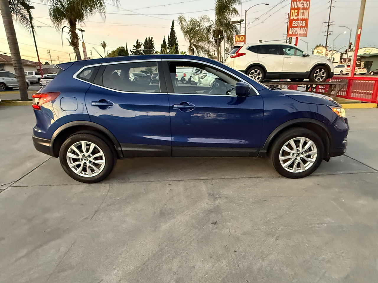 Nissan Rogue Sport S 2021