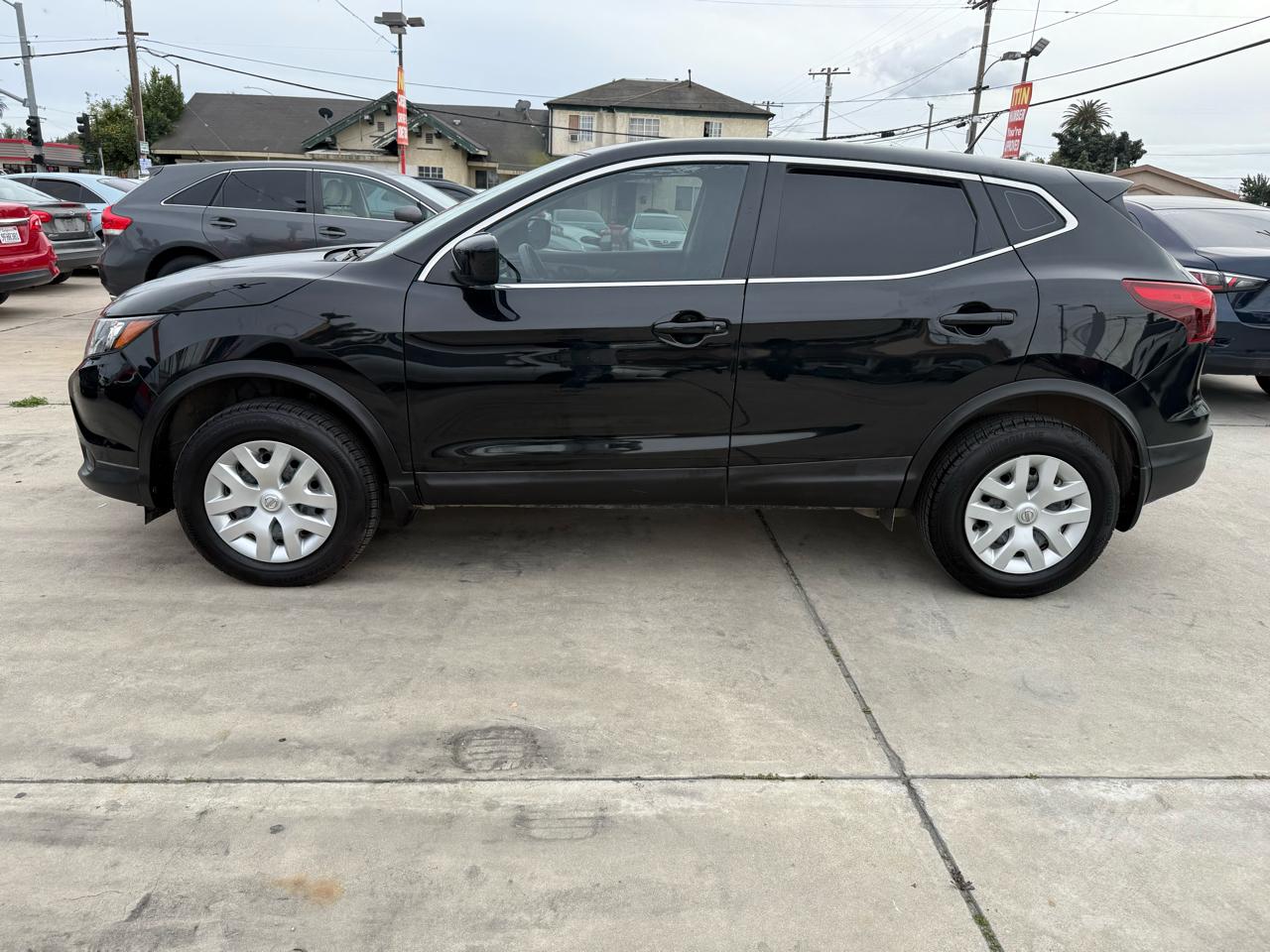 Nissan Rogue Sport S 2019