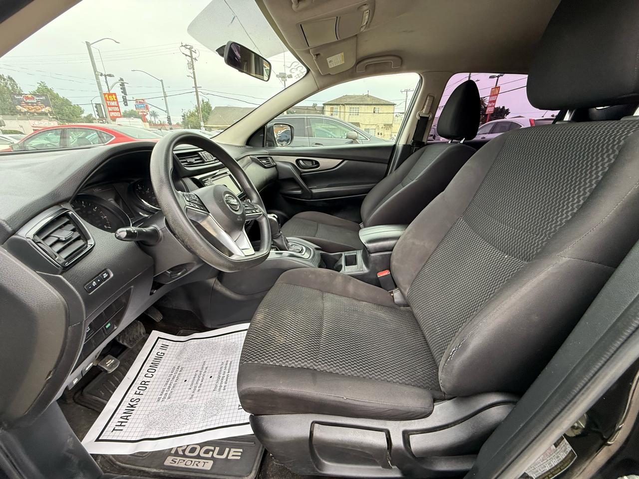 Nissan Rogue Sport S 2019