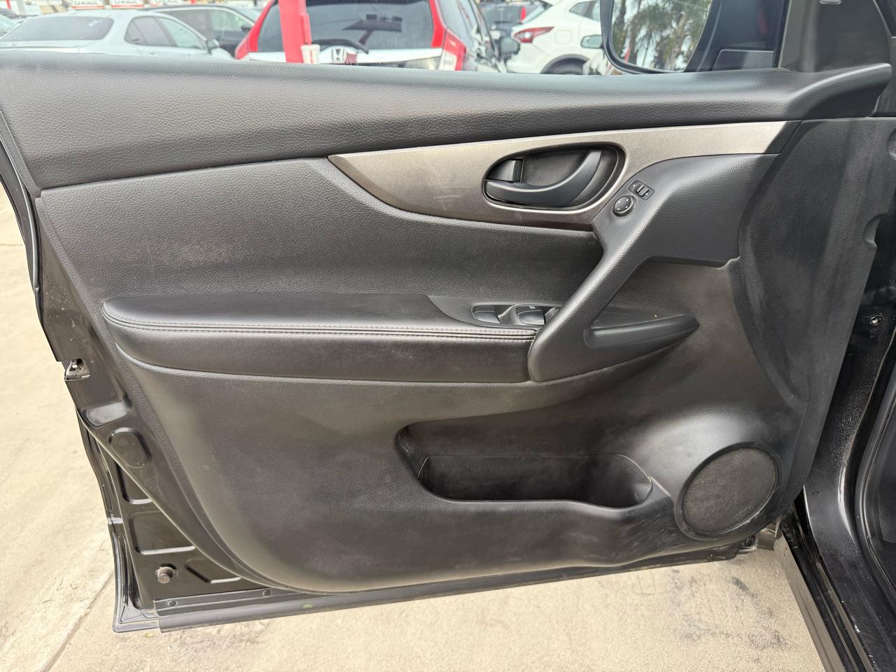 Nissan Rogue Sport S 2019