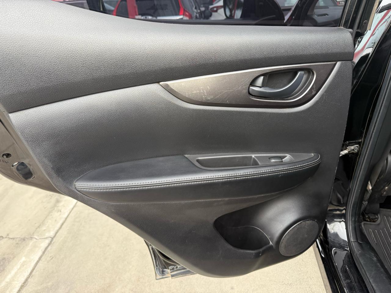 Nissan Rogue Sport S 2019