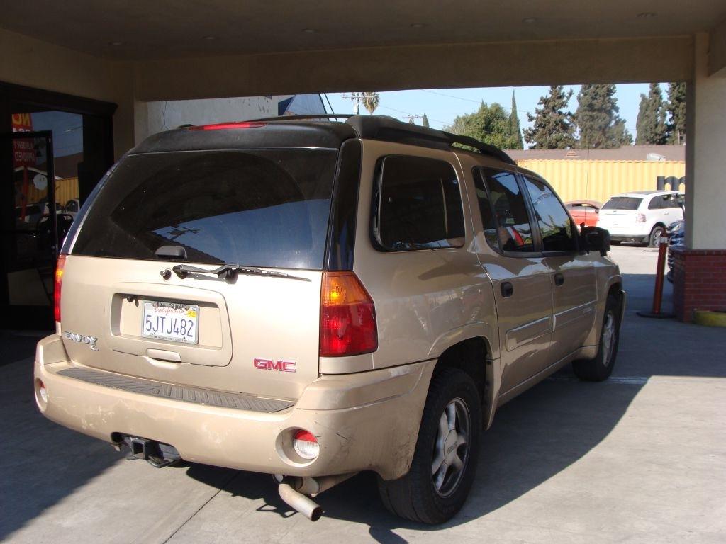 GMC Envoy XL SLE 2WD 2004
