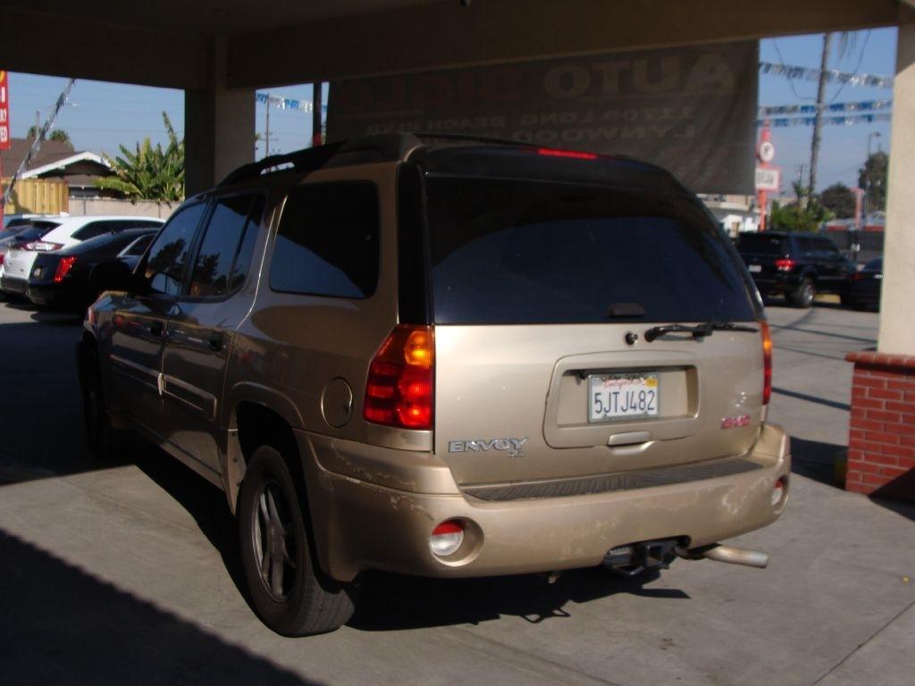 GMC Envoy XL SLE 2WD 2004