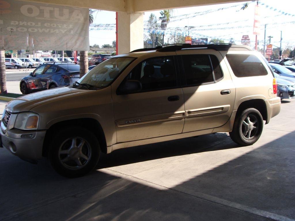 GMC Envoy XL SLE 2WD 2004