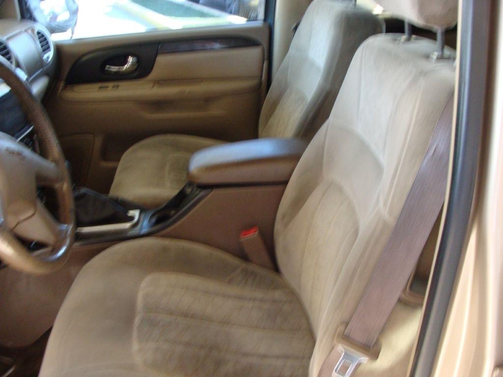 GMC Envoy XL SLE 2WD 2004