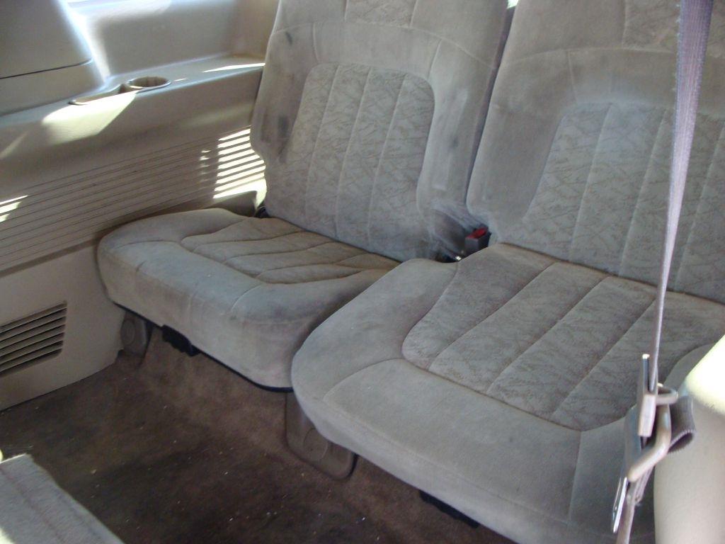 GMC Envoy XL SLE 2WD 2004