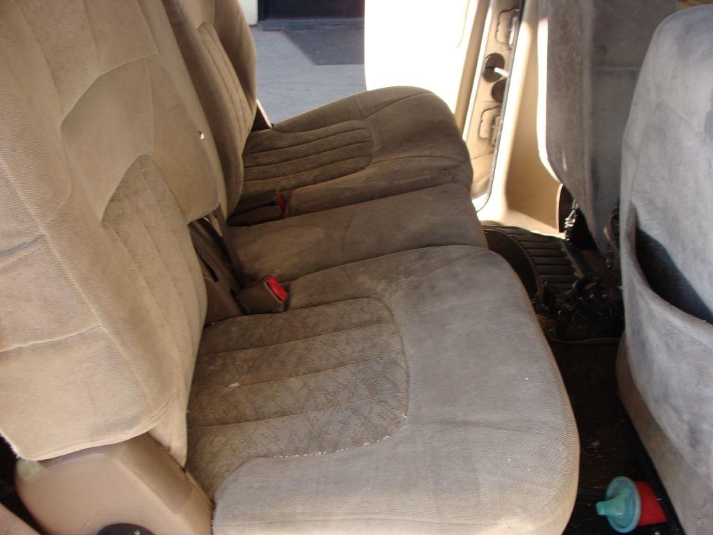 GMC Envoy XL SLE 2WD 2004