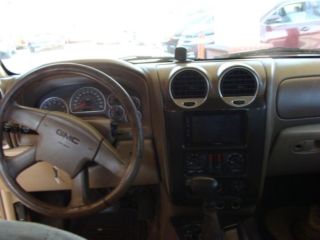 GMC Envoy XL SLE 2WD 2004