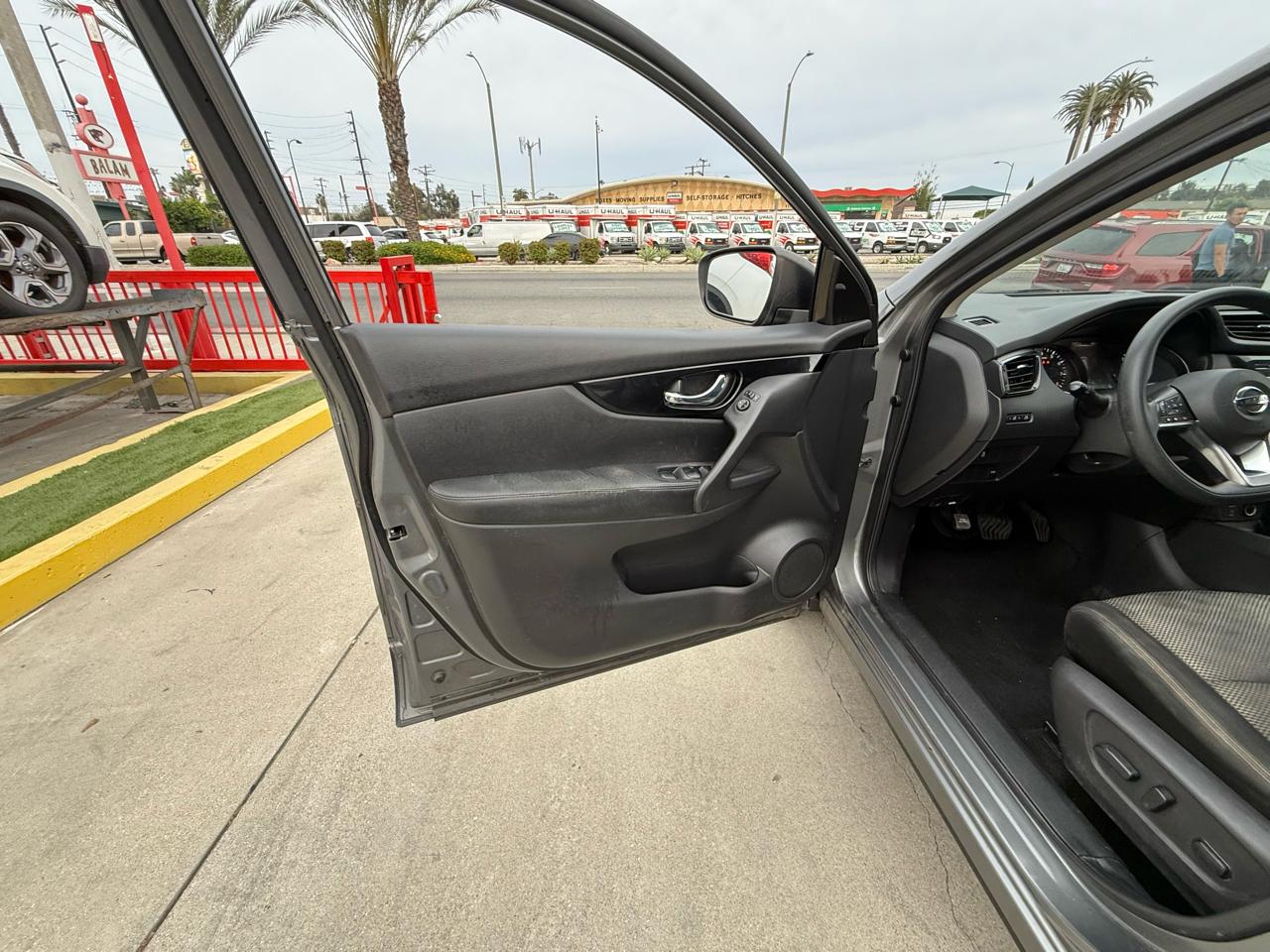 Nissan Rogue Sport S 2018