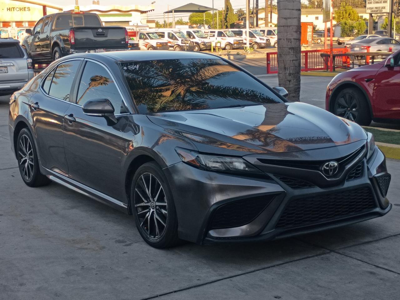 Toyota Camry SE 2022