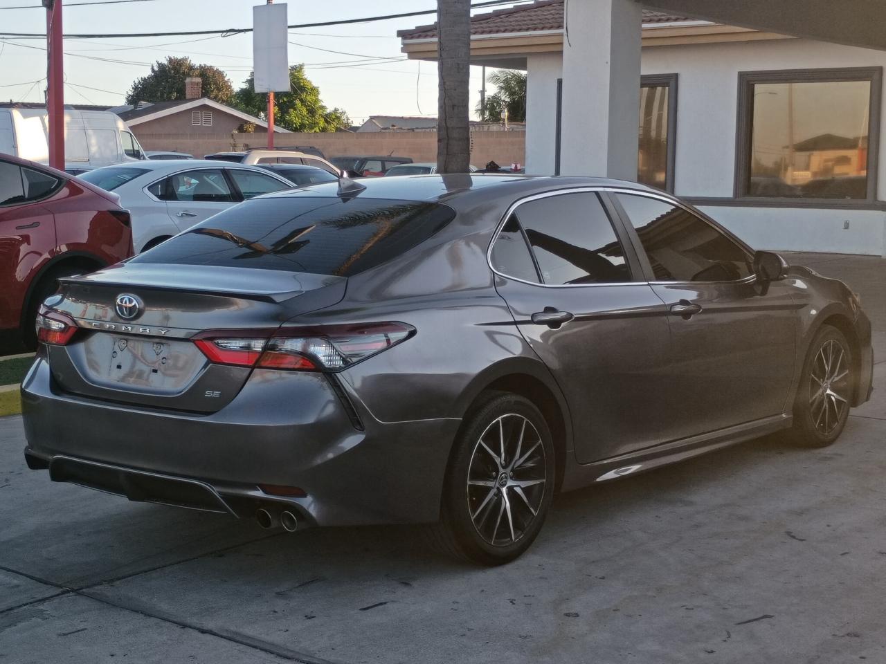 Toyota Camry SE 2022