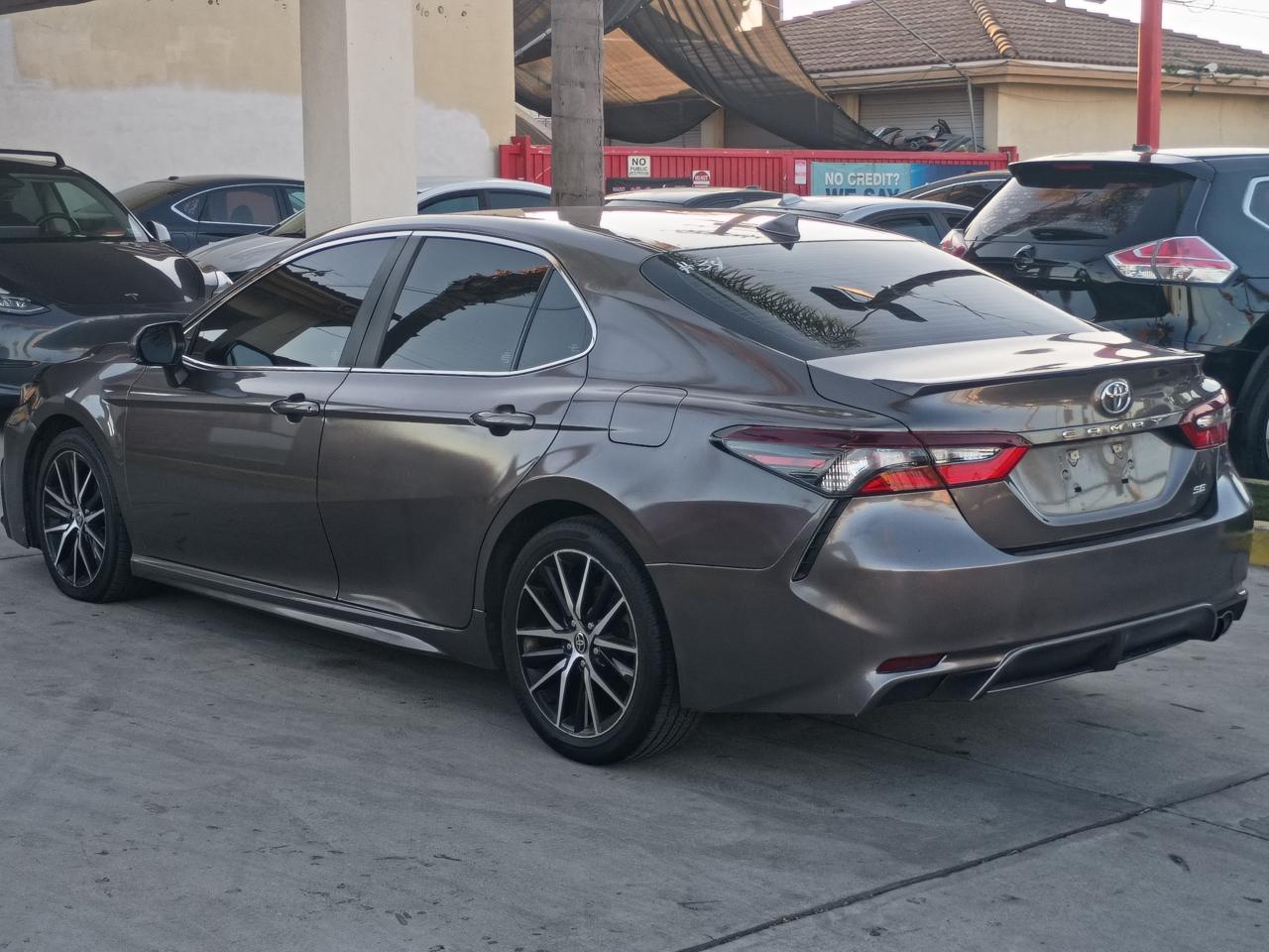 Toyota Camry SE 2022