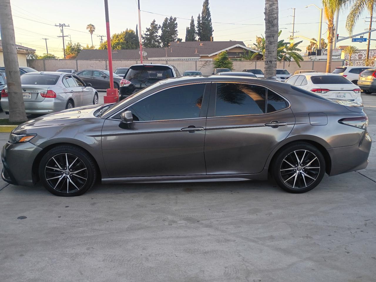 Toyota Camry SE 2022