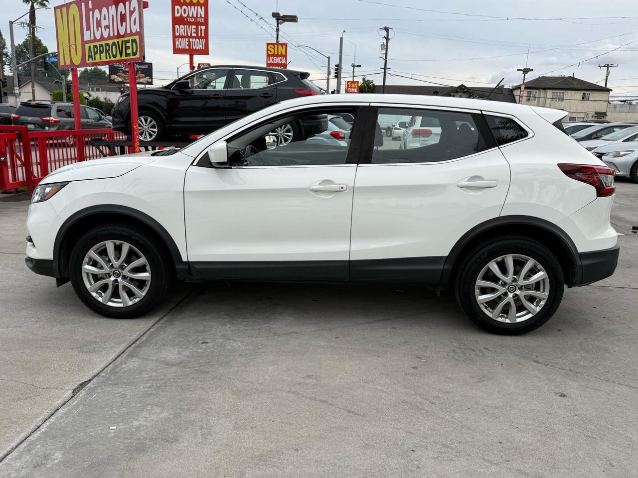 Nissan Rogue Sport S 2021