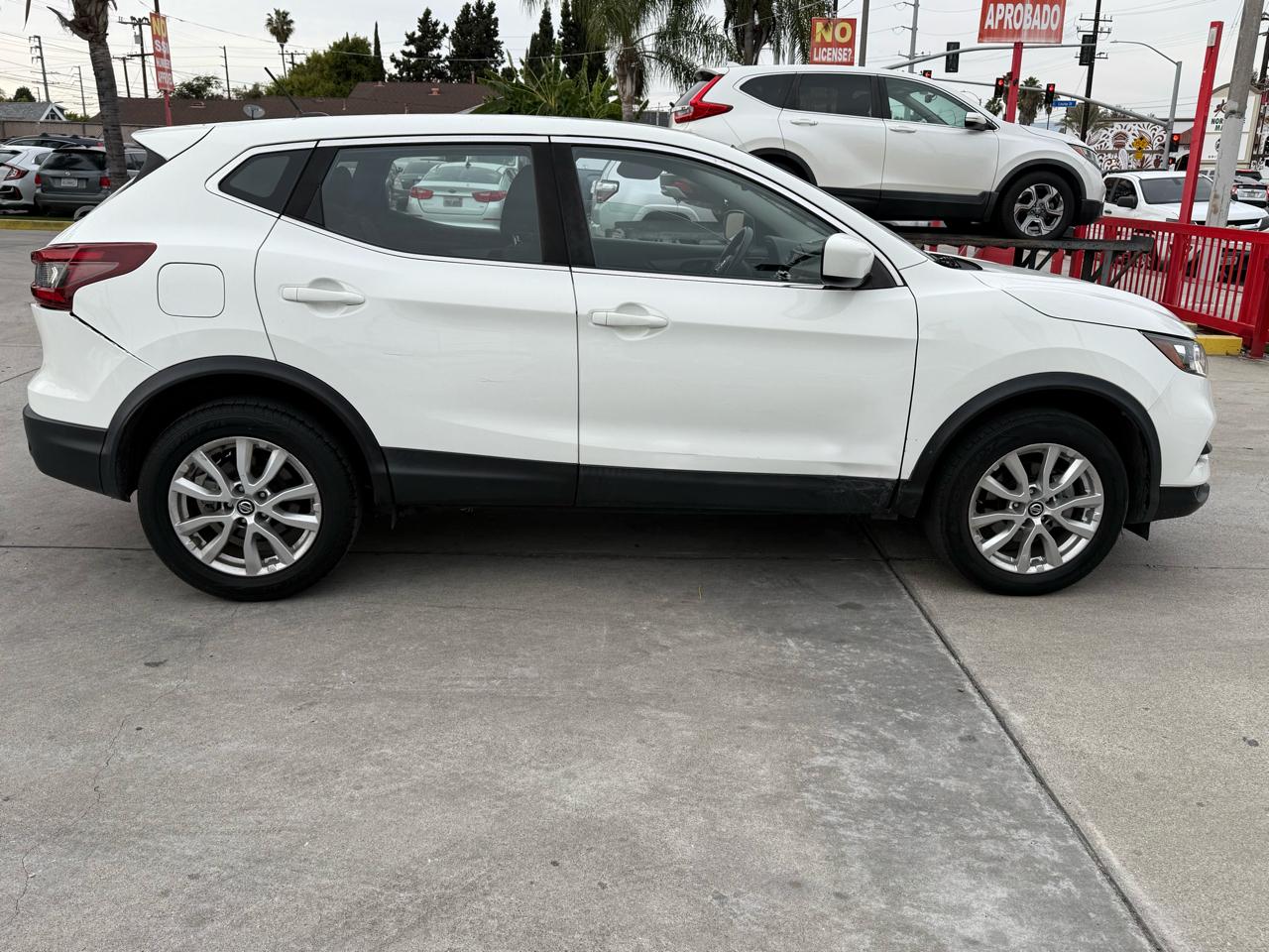 Nissan Rogue Sport S 2021