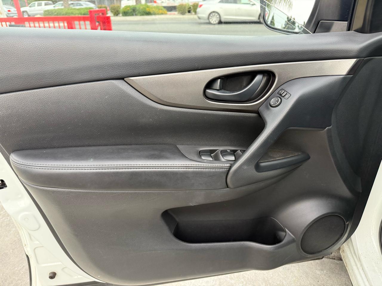 Nissan Rogue Sport S 2021