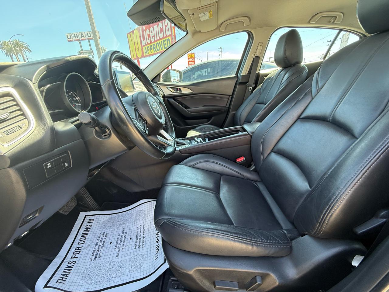 Mazda MAZDA3 i Touring AT 4-Door 2017